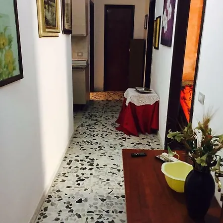 Casa Rossa Con Murales Sardegna 5 Km Dal Mare Lejlighed *